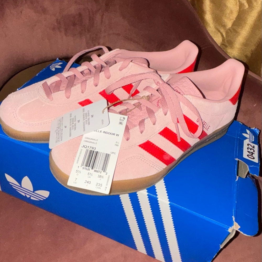 NWT Adidas Gazelle Women's Pink and Red Suede